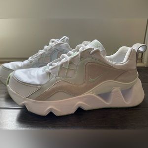Nike Ryz 365 white and green